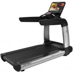 Life Fitness Platinum Club Series Treadmill With DISCOVER SE3HD Console