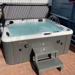 Orca Leisure HallBoro 2 Hot Tub - FREE INSTALLATION