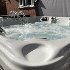 Orca Leisure Swan Boro 2 - 6 Person Hot Tub - FREE INSTALLATION