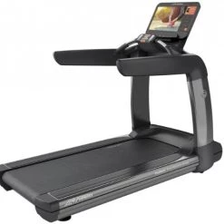 Life Fitness Platinum Club Series Treadmill With DISCOVER SE3HD Console