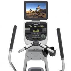 Precor EFX 835 With Converging CrossRamp Experience Series Crosstrainer