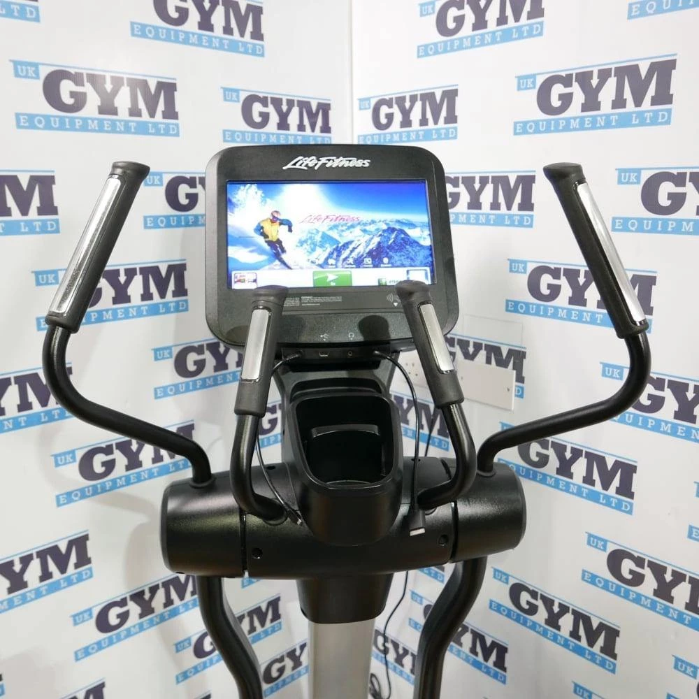 Refurbished Life Fitness 95X Elevation Series Discover SE Cross Trainer Cardio