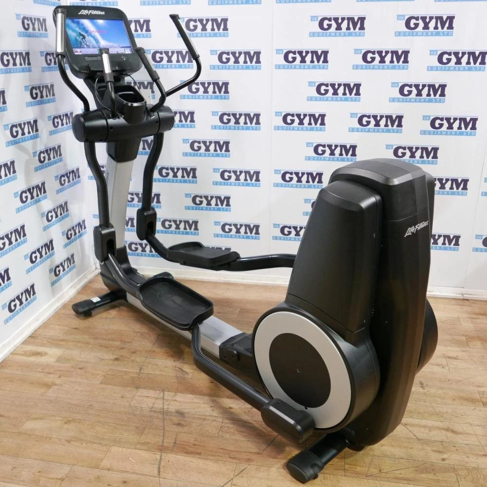 Refurbished Life Fitness 95X Elevation Series Discover SE Cross Trainer Cardio