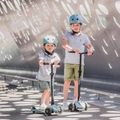 Scoot & Ride Highway Kick 5 LED Scooter Leisure