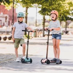 Scoot & Ride Highway Kick 5 LED Scooter Leisure